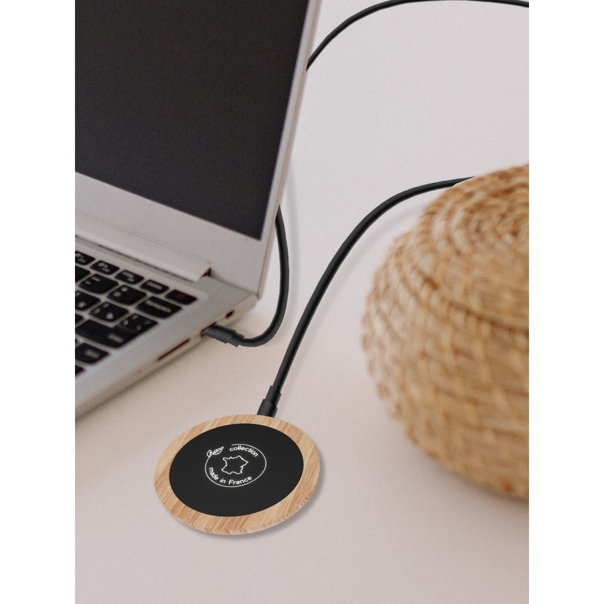W24 - 15W wireless base Made in EU