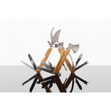 T32 - Olive wood multi-tools set